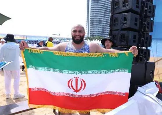 طلای حسن عجمی بختیاروند در پرتاب وزنه نخستین مدال کاروان ایران را در سانیا رقم زد