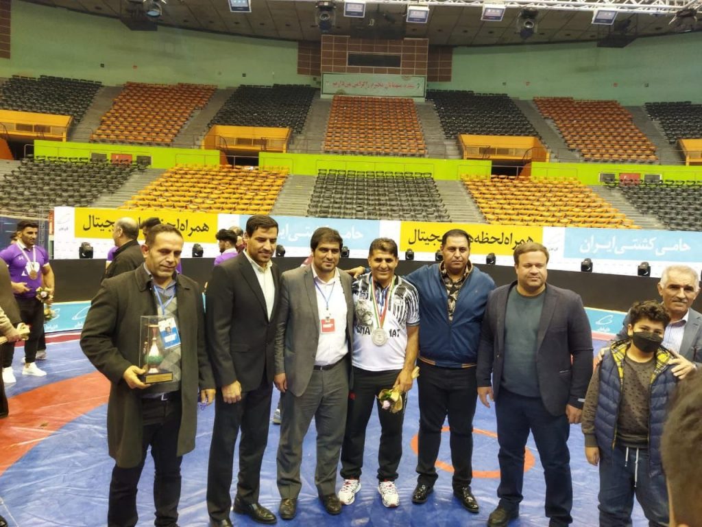 مدیر کل ورزش و جوانان خوزستان نایب قهرمانی تیم سینا صنعت ایذه را به مردم خوزستان تبریک گفت