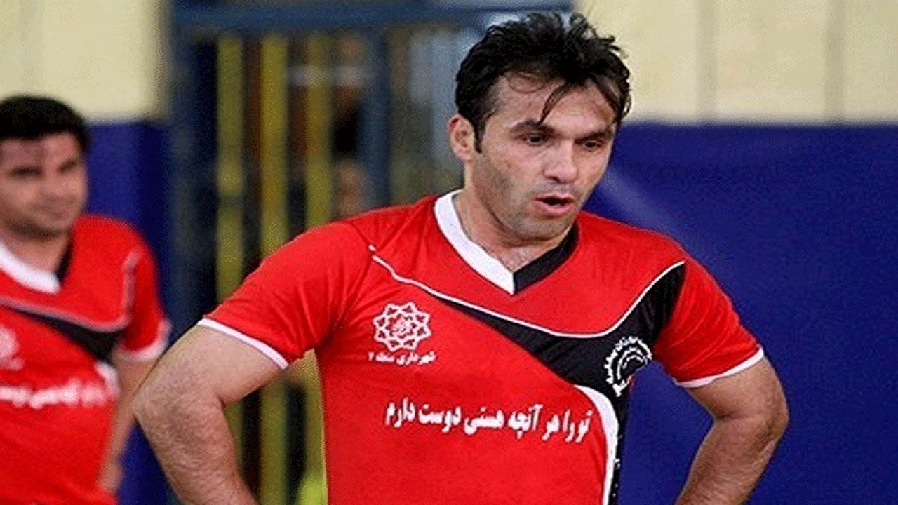 بازیکن سابق  پرسپولیس، مهاجم سرخپوشان را به باد انتقاد گرفت