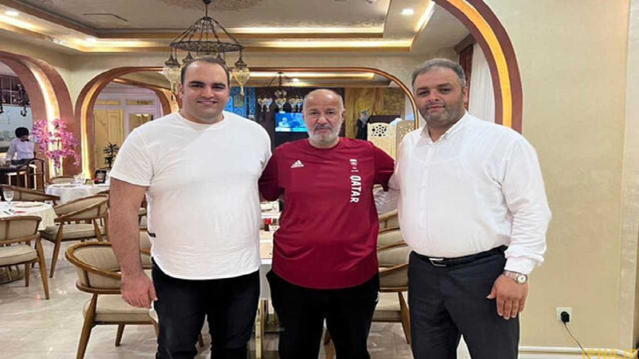 از فدراسیون وزنه برداری ایران حمایت می کنیم