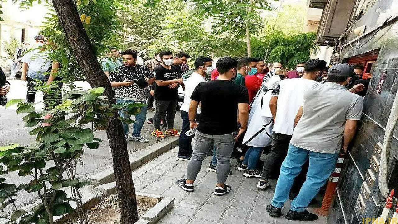 اعتراض هواداران پرسپولیس به عملکرد درویش