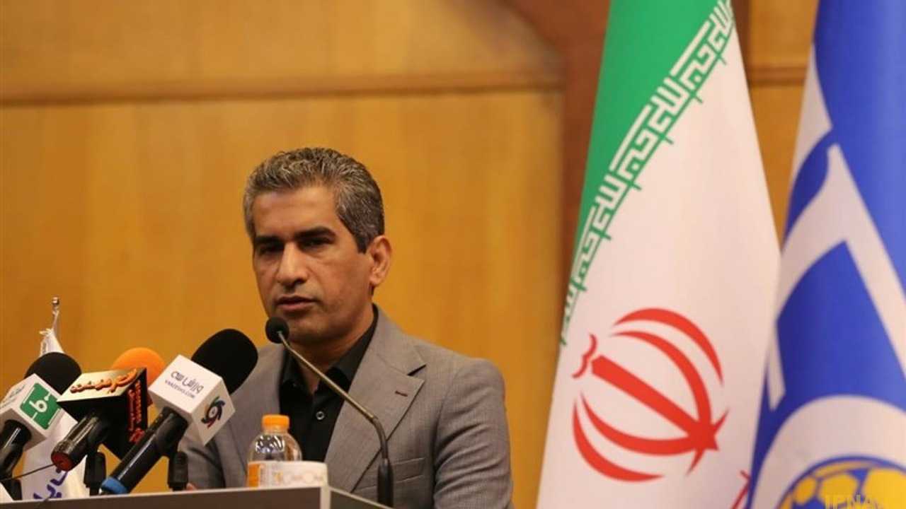 کامرانی فر: فدراسیون فوتبال و سازمان لیگ در قبال باشگاه‌ها وظایف سنگینی دارند