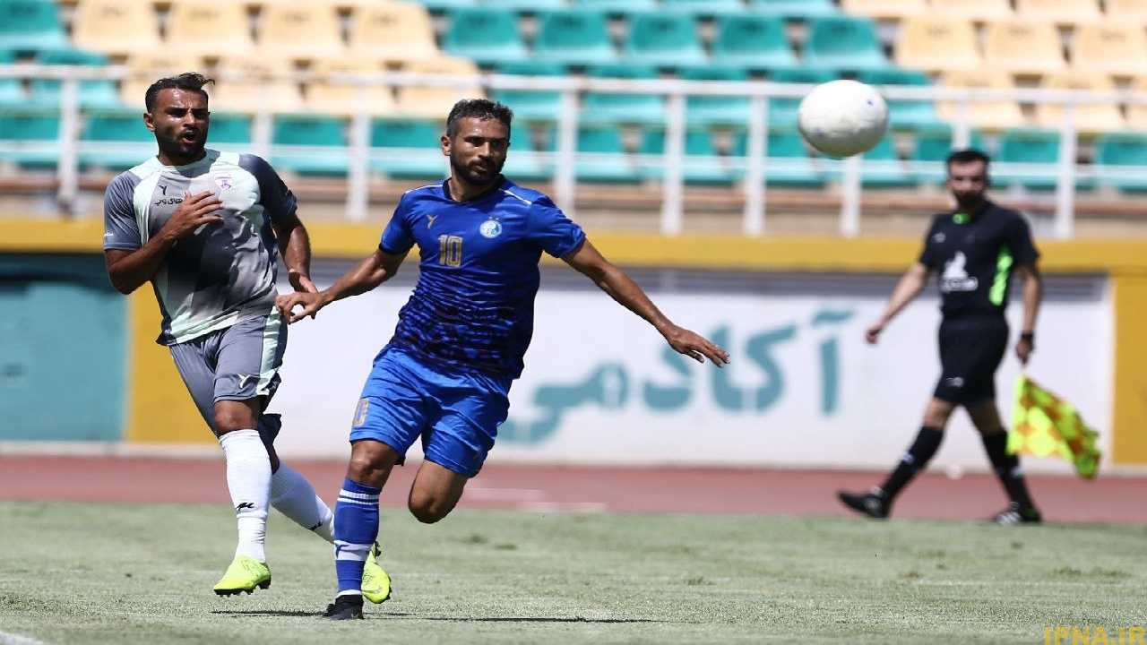 استقلال مقابل هوادار متوقف شد