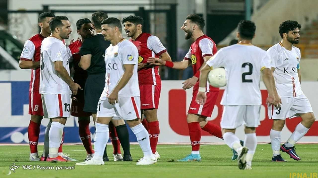 فولادی ها در مورد اسد بیگی مغلطه می کنند/ یکی از نیمکت نشینان حریف باعث تحریک تماشاگران شد
