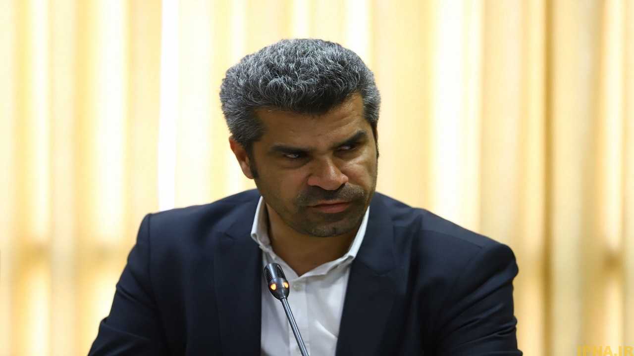 ساعی: ۴ میلیارد تومان از وزارت ورزش و جوانان گرفتیم، اما ۳۲ میلیارد هزینه داشته‌ایم / توانایی پرداخت حقوق‌های چند ده هزار دلاری را نداریم