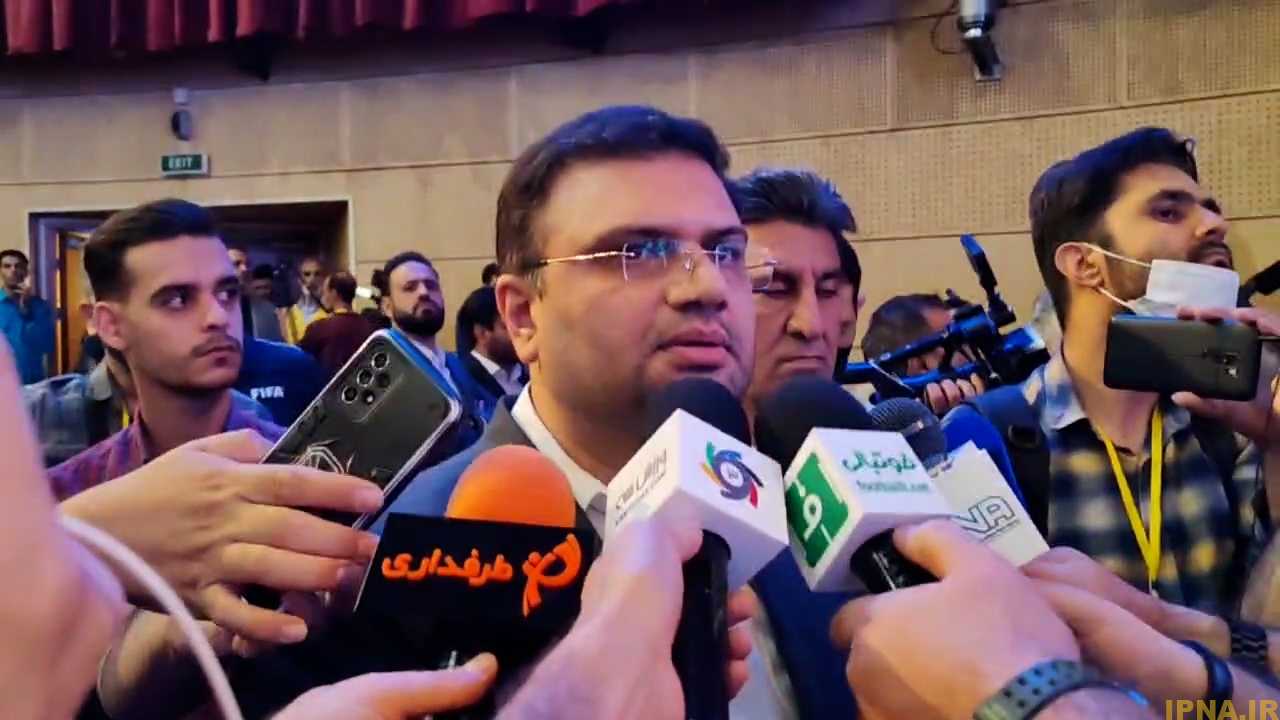 اصولی: رایزنی ها برای حضور نکونام در تیم ملی ادامه دارد/با اسکوچیچ درمورد رقم توافق کردیم
