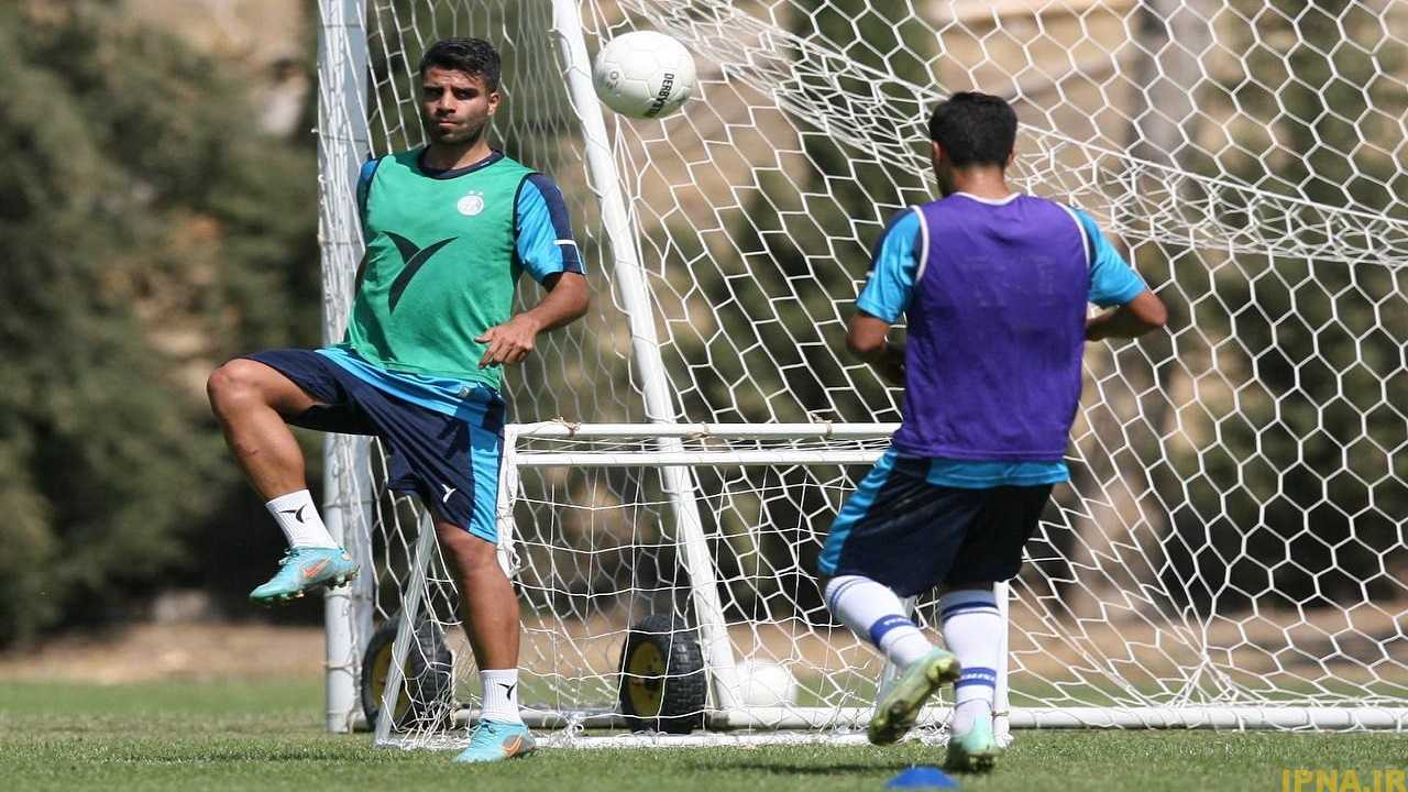 فوتبال درون تیمی آبی‌ها زیر نظر ساپینتو / دو استقلالی بیمار شدند