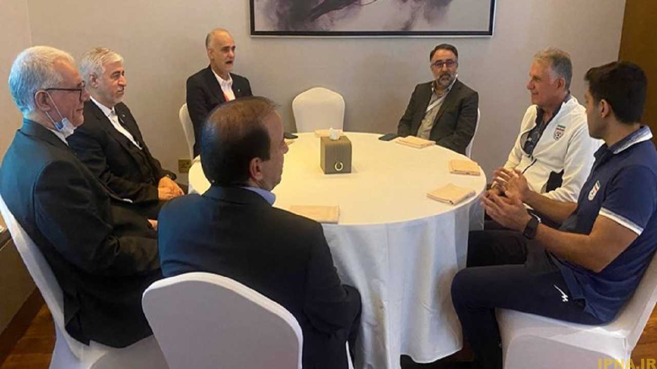 حضور وزیر ورزش و جوانان در اردوی تیم ملی و گفتگو با کی‌روش