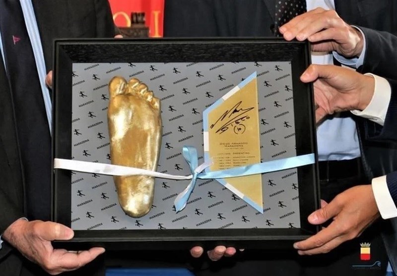 دیگو آرماندو مارادونا ,