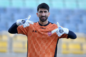 اعتراف عجیب و غریب بیرانوند؛ پرسپولیس به خاطر هوادارانش قهرمان نشد!