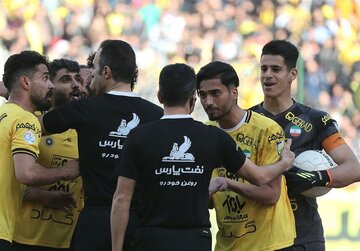 عکس | جای خالی VAR؛ گل سپاهان آفساید بود؟