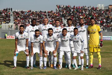 استقلال بر سردوراهی جذب ستاره یک میلیون دلاری