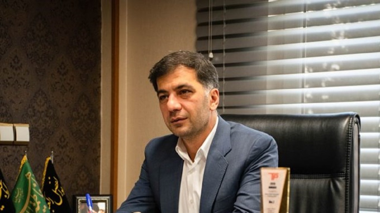 کریمی: تلاش می‌کنم تا ۴۸ ساعت آینده دل هواداران شاد شود/ استقلال ۵۰ مشاور دارد!