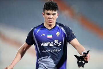 حضور بازیکن پرسپولیس و استقلال در سالن دیدار ایران – ازبکستان