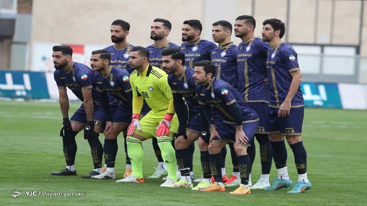 هافبک گل گهر در تیررس پرسپولیس