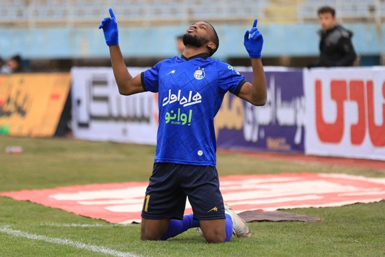 یامگا دیدار با پرسپولیس را از دست داد