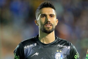 استقلال با گلر سوم مقابل تراکتور!
