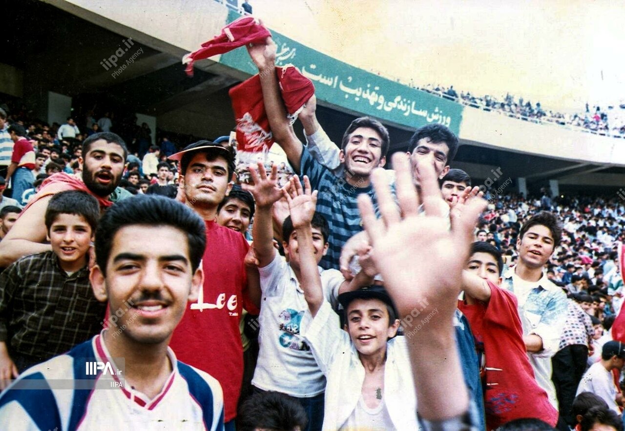 عکس | تماشاگران دربی در دهه هفتاد