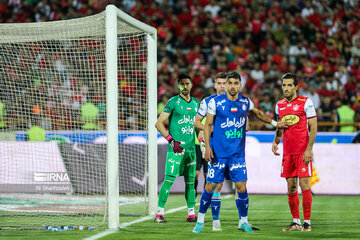 پرسپولیس و استقلال یک پنالتی از دربی طلبکار شدند