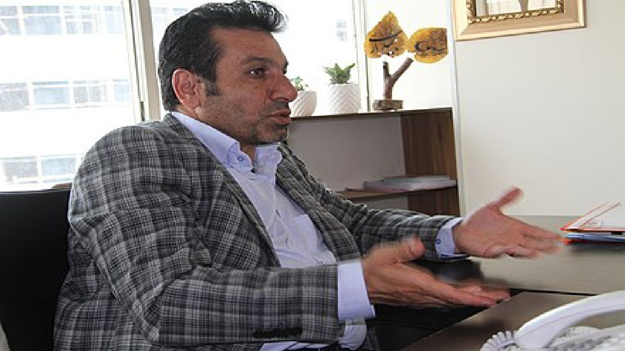 مومنی: مجادله کریمی و ساپینتو ربطی به استقلال ندارد