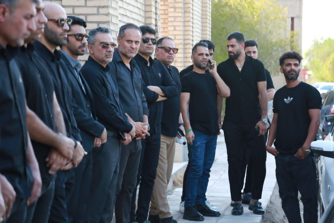 عکس‌| ملی‌پوش پرسپولیسی در مراسم خاکسپاری بازیکن نفت