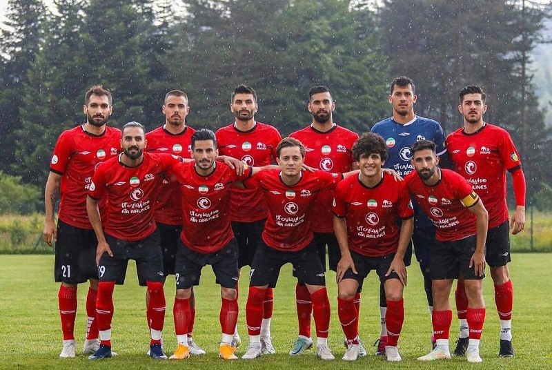 خمس، تسلیم کامل مقابل پاتریک کلایورت