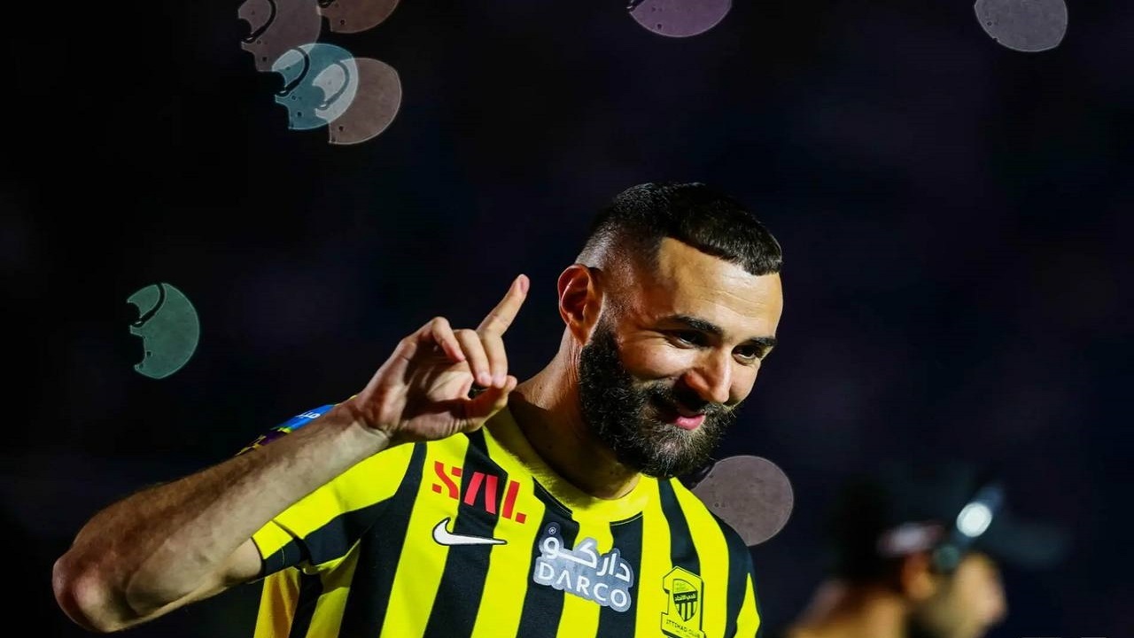بنزما مهمان خانه خدا+ فیلم