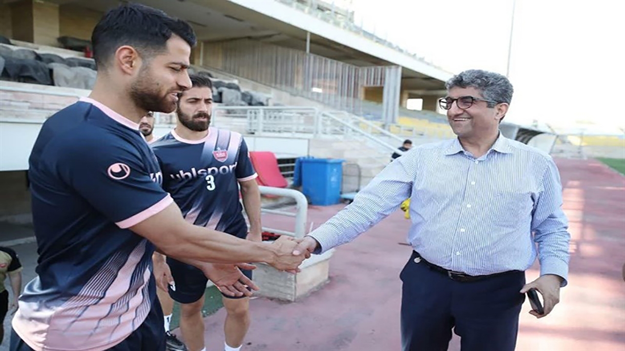 شهریاری: گل محمدی بخواهد مهاجم خارجی جذب می کنیم/ الکس باید از راه های قانونی به پرسپولیس کمک مالی کند