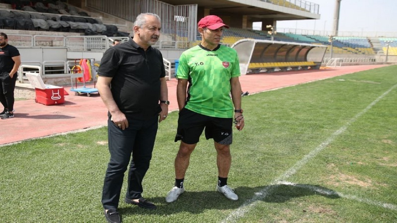 درویش: پرسپولیس به عنوان میزبان بازی اختیاری از خود ندارد/ بازیکنان بدون کوچکترین اعتراضی بازی می کنند