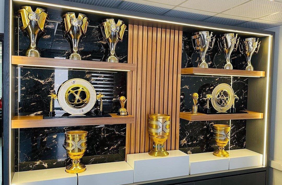 عکس| رونمایی از ویترین قهرمانی باشگاه پرسپولیس