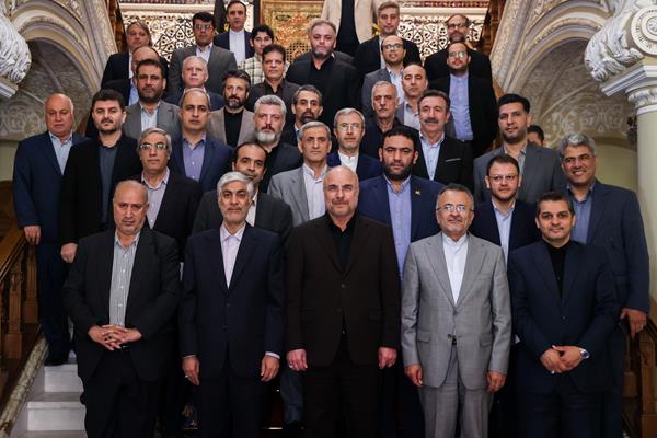 هاشمی: چون رئیس فدراسیون یک شغل محسوب می شود از استفاده بسیاری از ظرفیتها در حوزه نیروی انسانی محروم هستیم/ با شیوه مدیریت فعلی نمیتوان مدعی اقدامات بزرگ بود هاشمی: چون رئیس فدراسیون یک شغل محسوب می شود از استفاده بسیاری از ظرفیتها در حوزه نیروی انسانی محروم هستیم/ با شیوه مدیریت فعلی نمیتوان مدعی اقدامات بزرگ بود