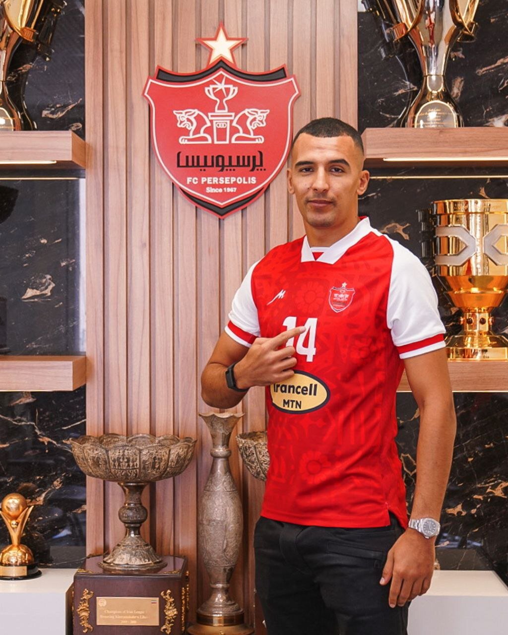 عکس‌| مهاجم سوئدی در لباس پرسپولیس
