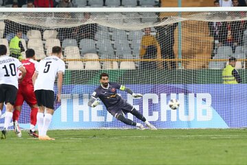 بیرانوند: پنالتی را با انرژی و تشویق هواداران پرسپولیس گرفتم