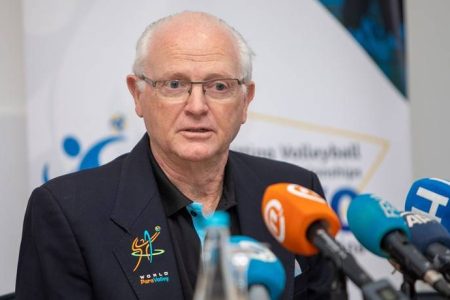 کناره‌گیری رئیس فدراسیون جهانی والیبال نشسته