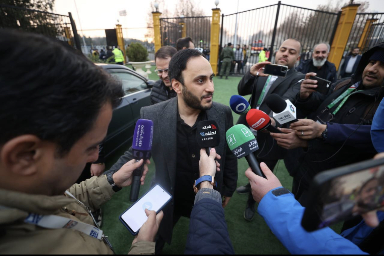 حضور سخنگوی دولت در ورزشگاه آزادی برای تماشای شهرآورد تهران