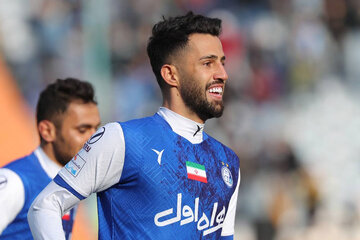بعضیها هر روز صبح که بیدار میشوند فقط به استقلال حمله میکنند