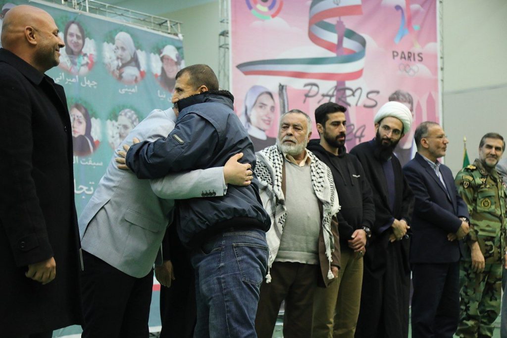 گزارش تصویری از مراسم تجلیل از مدال آوران تیراندازی با حضور وزیر ورزش و جوانان