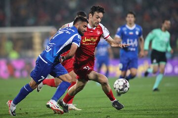 ساعت بازیهای استقلال و پرسپولیس تغییر کرد
