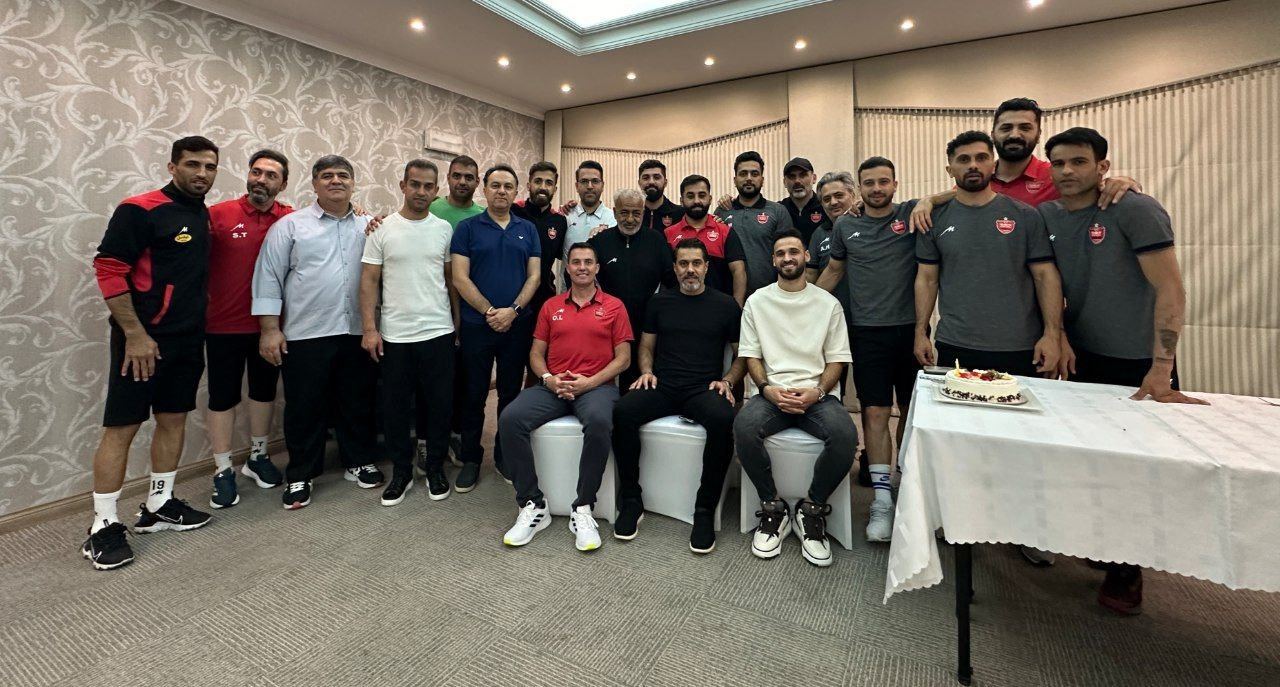 عکس‌| سورپرایز پرسپولیسی‌ها برای مغضوب قلعه‌نویی