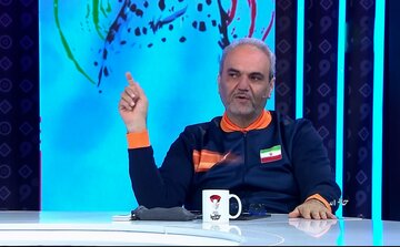 عکس‌| استقبال گرم خیابانی از وزیر ورزش در مراسم ختم برادرش