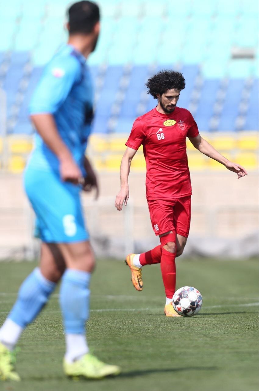 عکس‌| برتری پرسپولیس با گلزنی مهاجم جنجالی