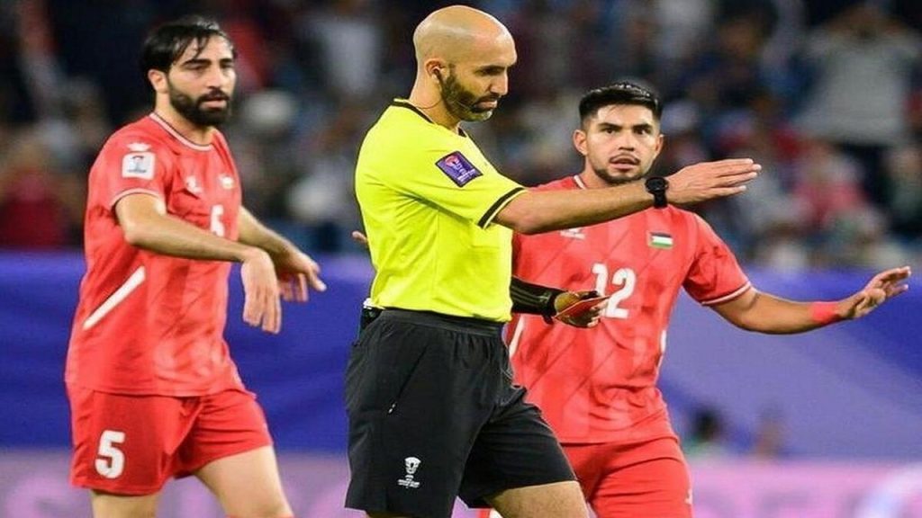 داور کویتی دیدار سپاهان و الهلال را سوت میزند