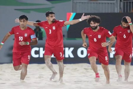 تیم ملی فوتبال ساحلی ایران – امارات، به امید آخرین بازی میزبان