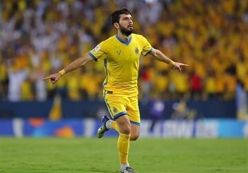 عکس‌| واکنش بمب استقلال به حضور در جمع آبی‌ها
