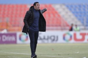 دعوت شبانه نکونام از خبرنگاران برای مصاحبه فرودگاهی