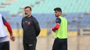 حسینی: مشکل قراردادم با پرسپولیس حل شد/ بازی به بازی پیش می‌رویم