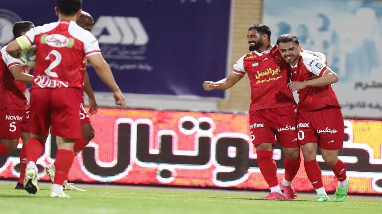 گل‌گهر ۰ – ۱ پرسپولیس/ فاصله سرخپوشان با استقلال به یک امتیاز رسید