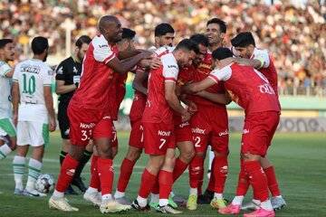 عکس‌| مصدومیت ستاره پرسپولیس مقابل آلومینیوم