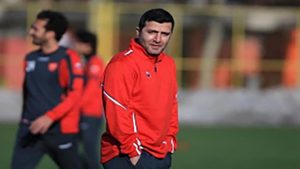 منافی: بازی هوشمندانه رمز برتری پرسپولیس برابر صنعت نفت است/ سرخپوشان وارد مسائل حاشیه‌ای نمی‌شوند
