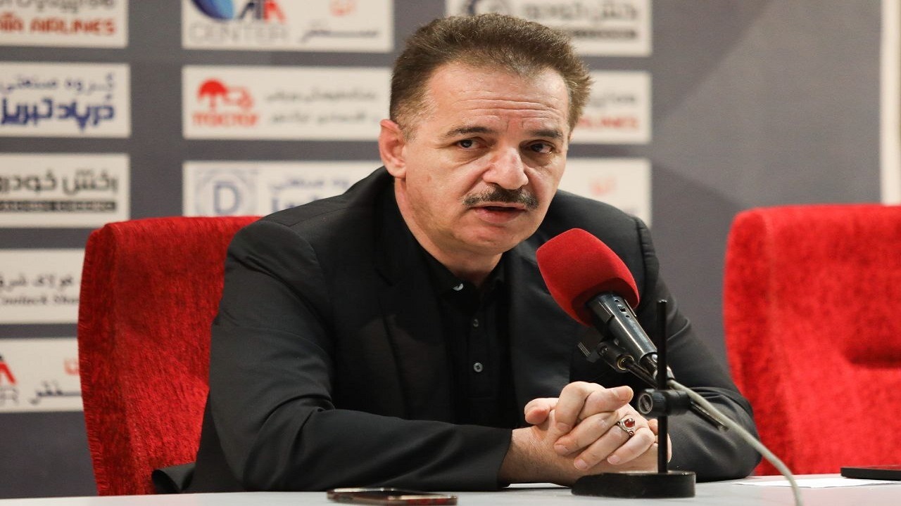 زنوزی: سرمربی خوب خارجی برای تراکتور انتخاب می‌کنیم/ سال آینده بازیکنان بزرگ می‌گیریم